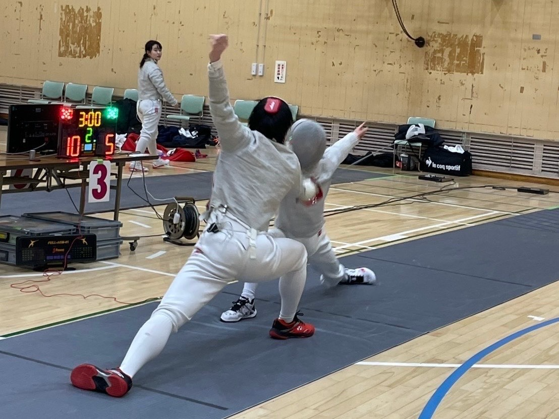 コーチ不在・経験者はごく僅か。それでも大会入賞を続ける組織力とは——上智大学フェンシング部