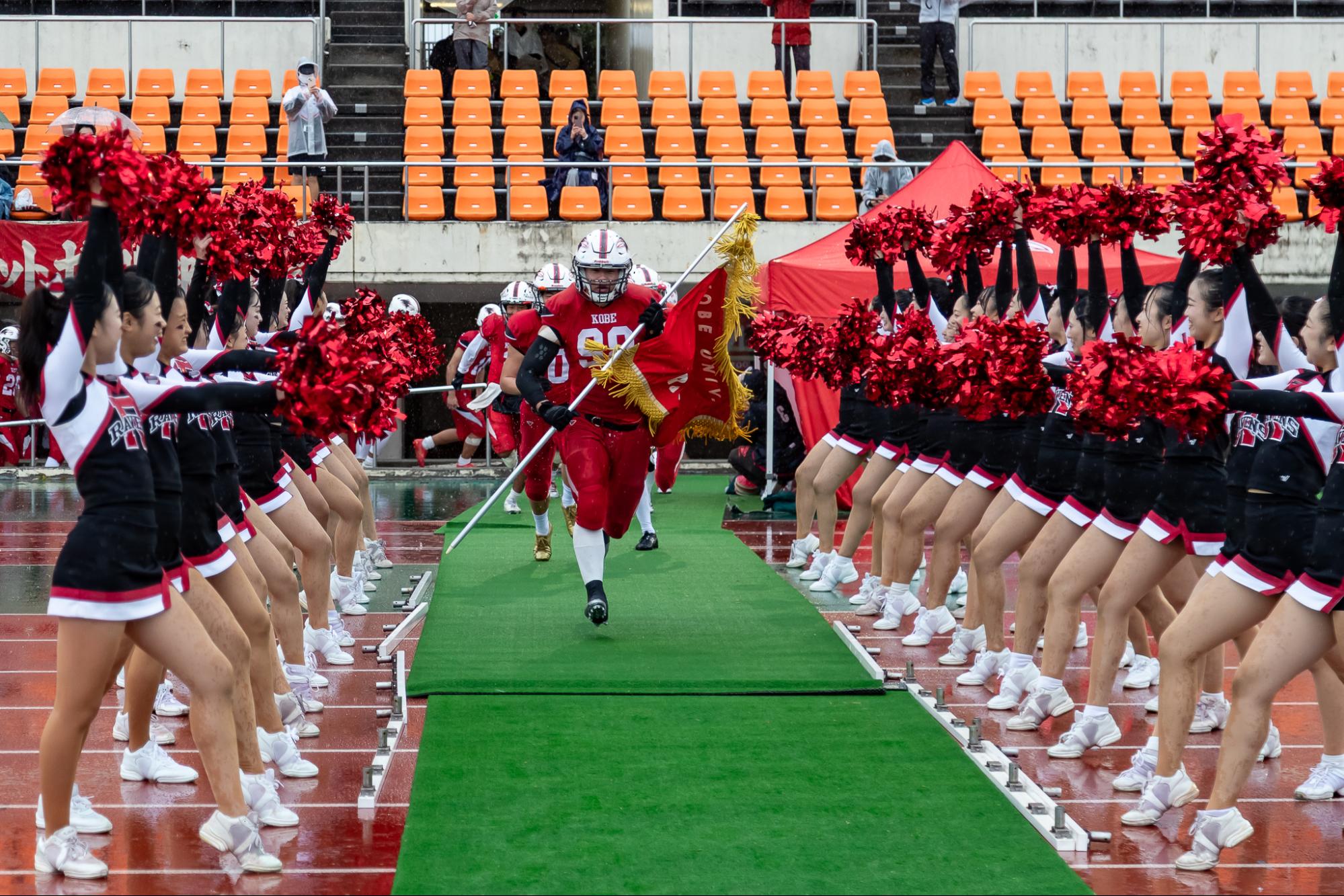 神戸大学レイバンズチア——華やかな笑顔の裏にある「ひたむきな努力。私たちがアメフト専属を貫く理由