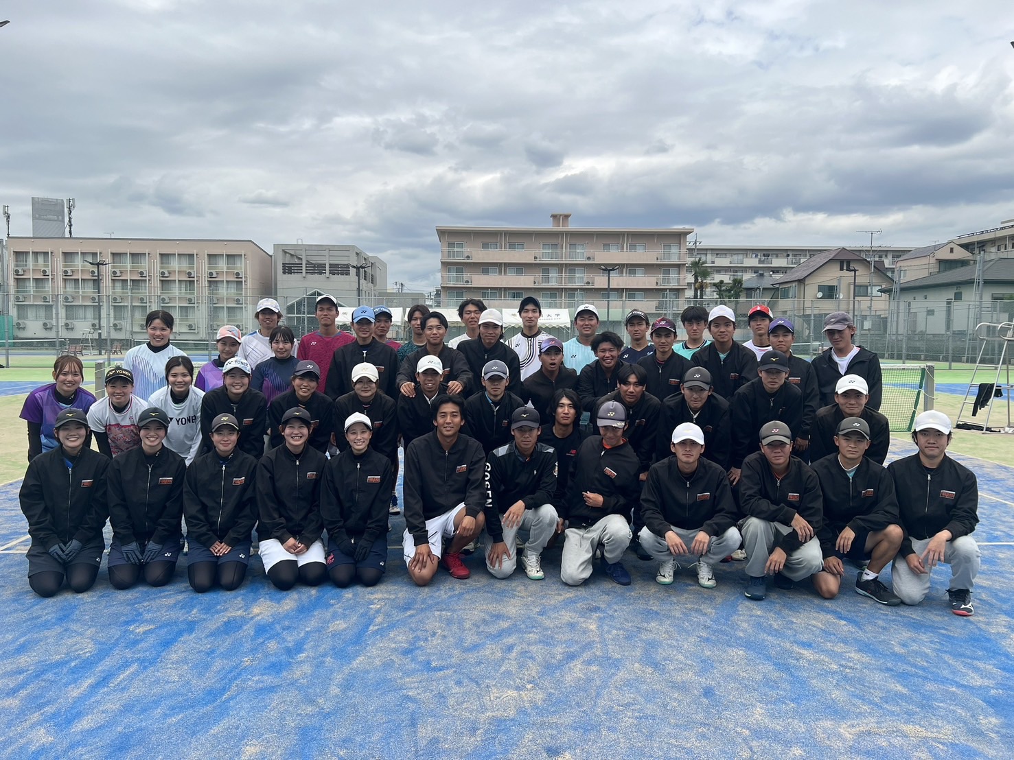 揃わない練習日でも工夫で戦うチーム――熊本学園大学ソフトテニス部